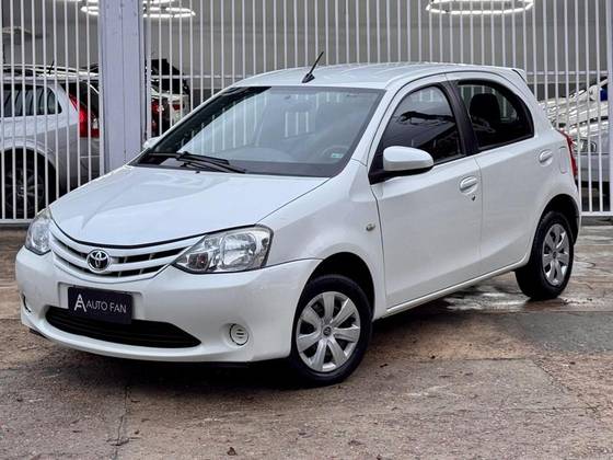 TOYOTA ETIOS 1.5 XS 16V FLEX 4P AUTOMÁTICO TOYOTA ETIOS 1.5 XS 16V FLEX 4P AUTOMÁTICO